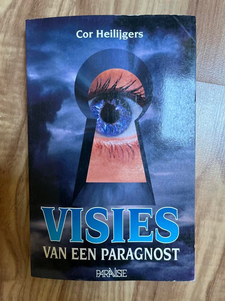 Visies van een Paragnost - Cor Heiligers, Ophalen of Verzenden, Gelezen, Spiritualiteit algemeen, Achtergrond en Informatie