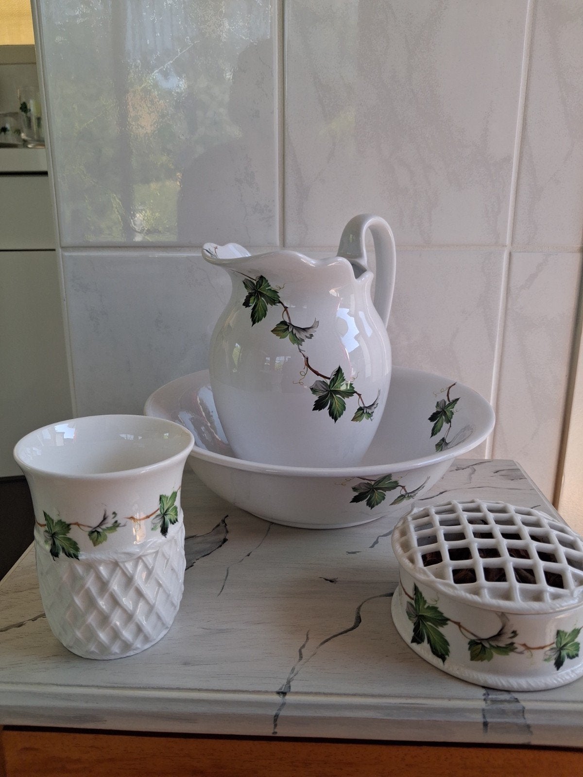 Vintage Badida Fine Bone China Wasstel met Klimopdecor, Antiek en Kunst, Ophalen of Verzenden