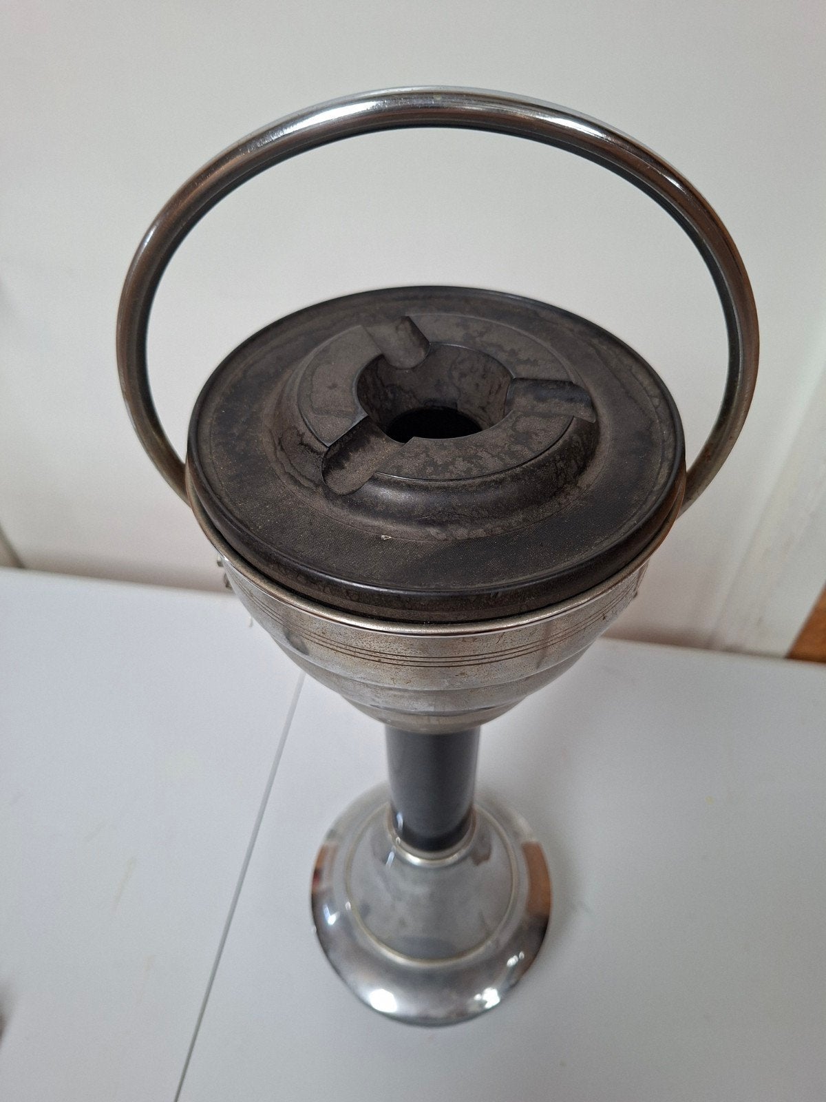 Vintage staande asbak met handvat, Antiek en Kunst, Ophalen of Verzenden