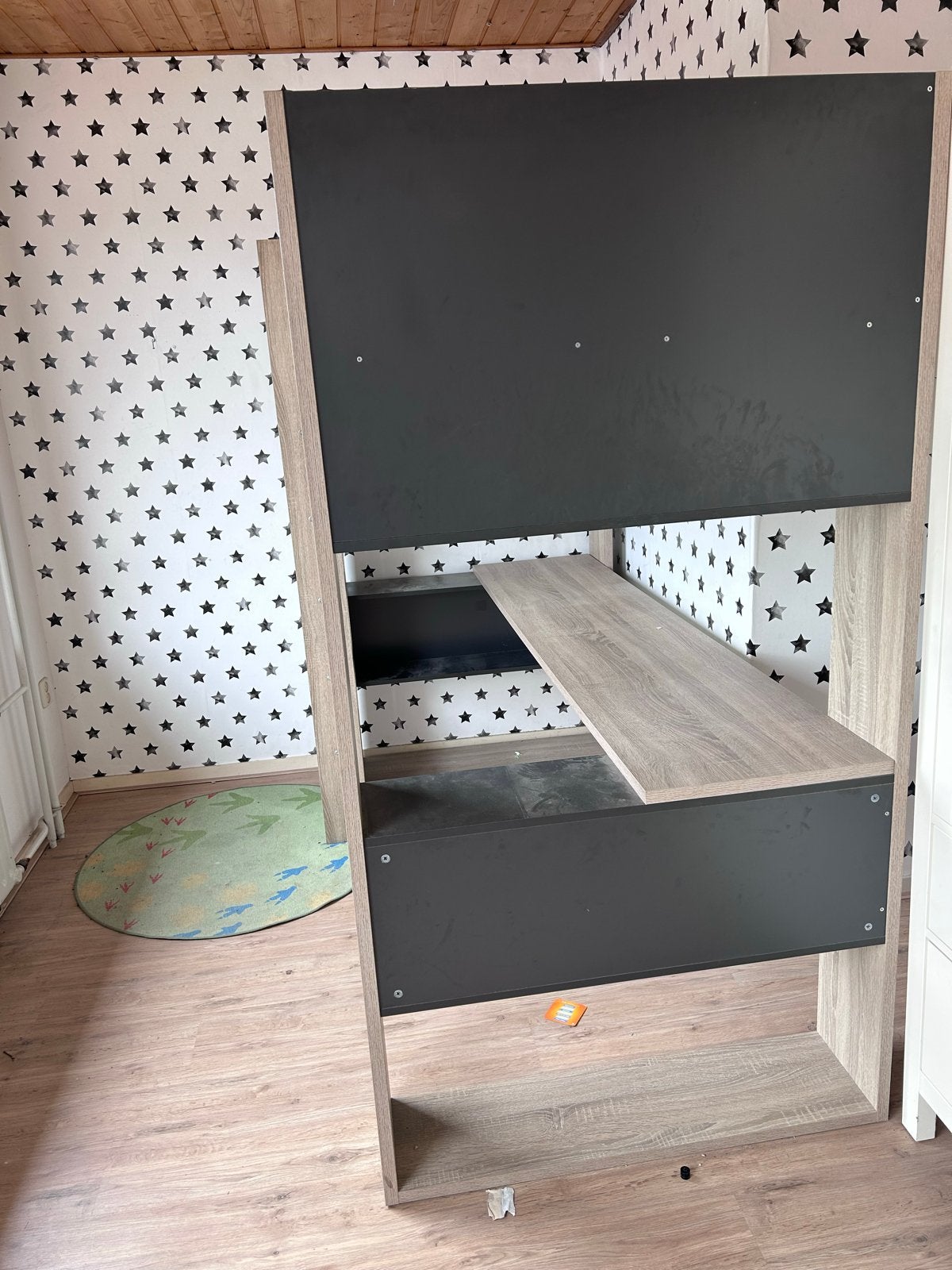 Nette hoogslaper met bureau en plankjes, Huis en Inrichting, Slaapkamer | Stapelbedden en Hoogslapers, Ophalen, Eenpersoons, Zo goed als nieuw