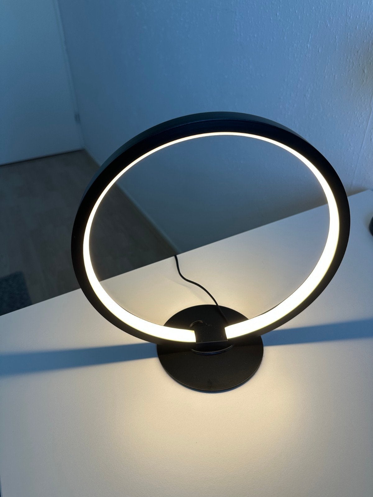 Moderne LED Ring Tafellamp - Zwart, Dimbaar, Huis en Inrichting, Lampen | Tafellampen, Overige merken, LED verlichting, Overige fittingen