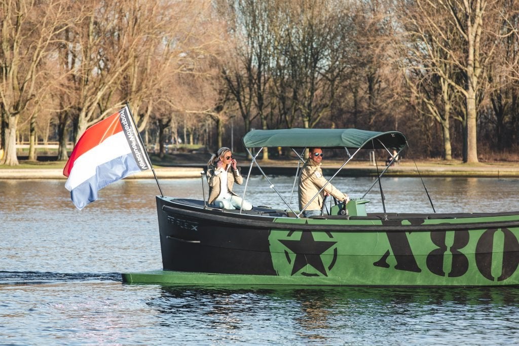 Triple X800 army Edition, Overige typen, Info@verschuurwatersport.nl, 8 m, Herenweg 10 a Rijnsaterwoude