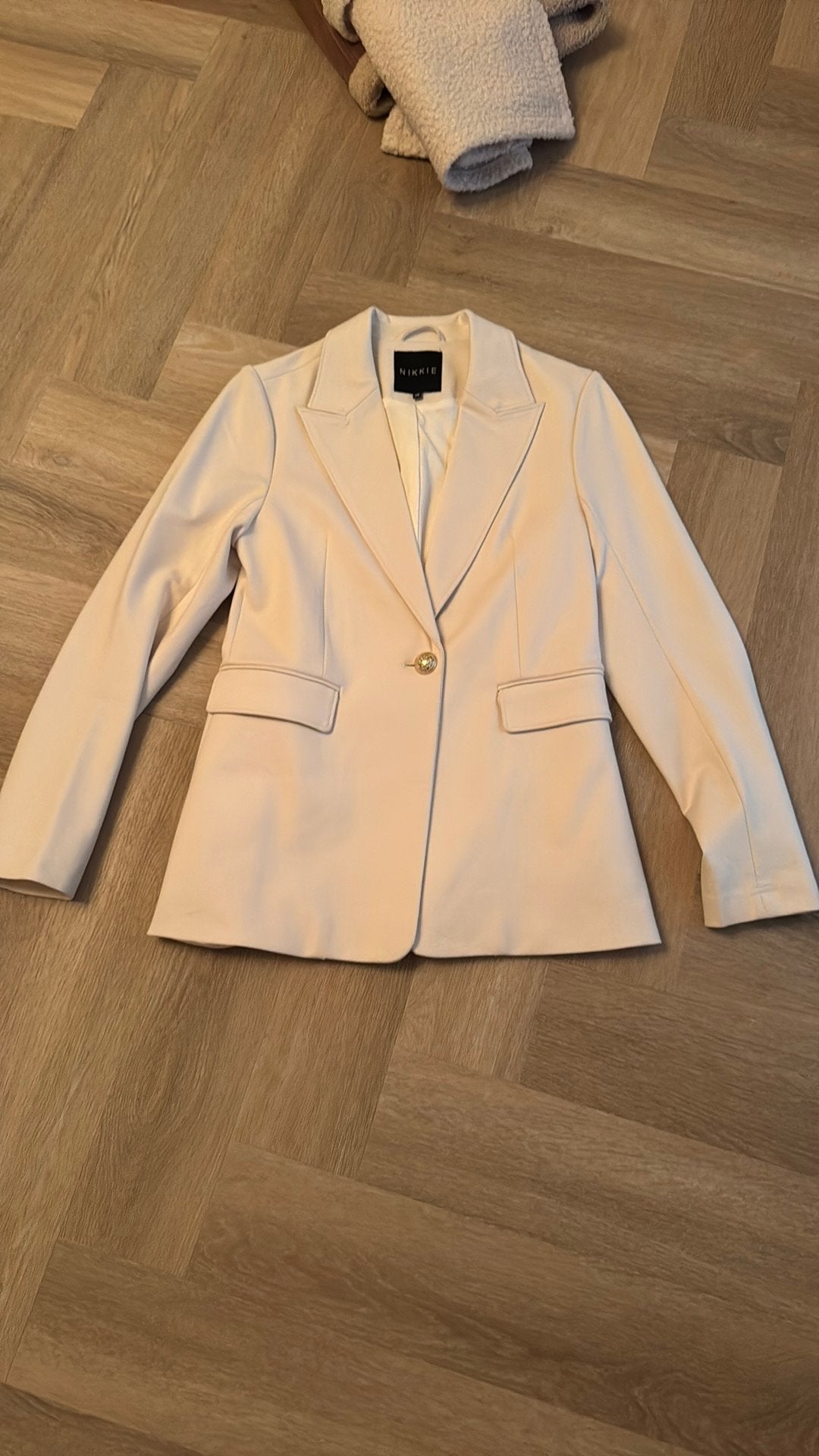 Nikkie  Colbert 38, Ophalen, Zo goed als nieuw, Maat 38/40 (M), Beige