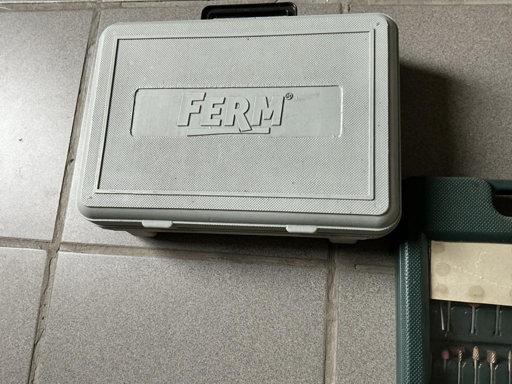 Ferm Dremel met uitgebreide accessoireset, Ophalen, Gebruikt