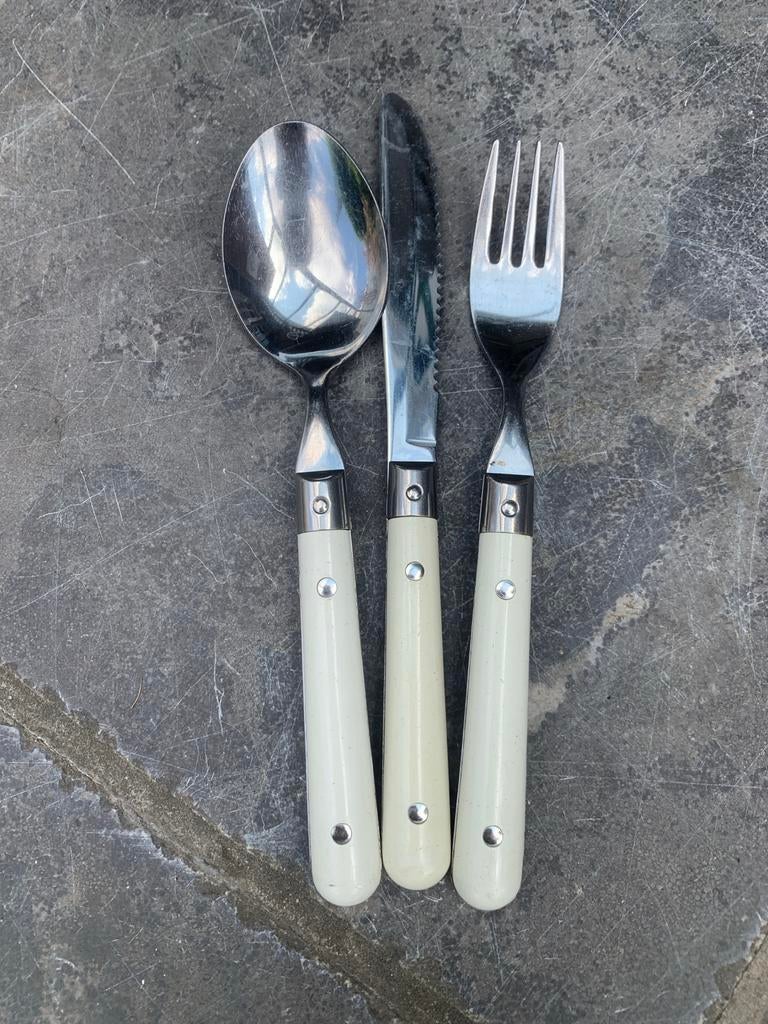 N Mep 4-delig kunststof servies met bestek voor camping/tuin, Ophalen of Verzenden, Zo goed als nieuw