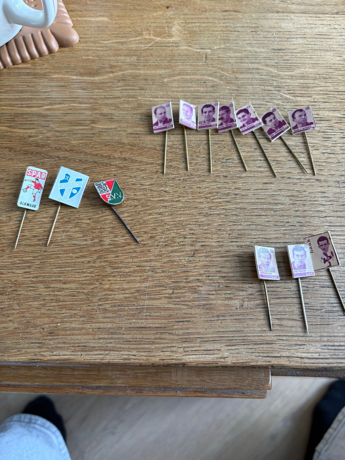 Vintage voetbal speldjes - Ajax, PSV en meer, Verzamelen, Speldjes, Pins en Buttons, Gebruikt, Speldje of Pin, Sport, Ophalen