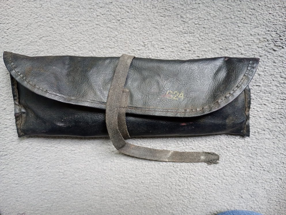 Toyota Originele Vintage boordgereedschapset standaard/univ, Auto diversen, Ophalen of Verzenden, Gebruikt
