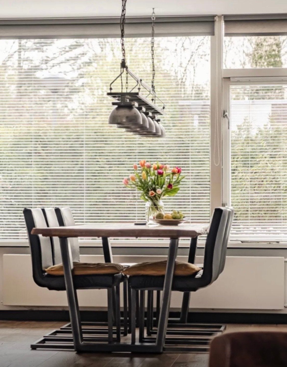 Industriële hanglamp met 5 kappen van Loods 5, Huis en Inrichting, Lampen | Hanglampen, Ophalen, Gebruikt, Metaal, E27 (groot)