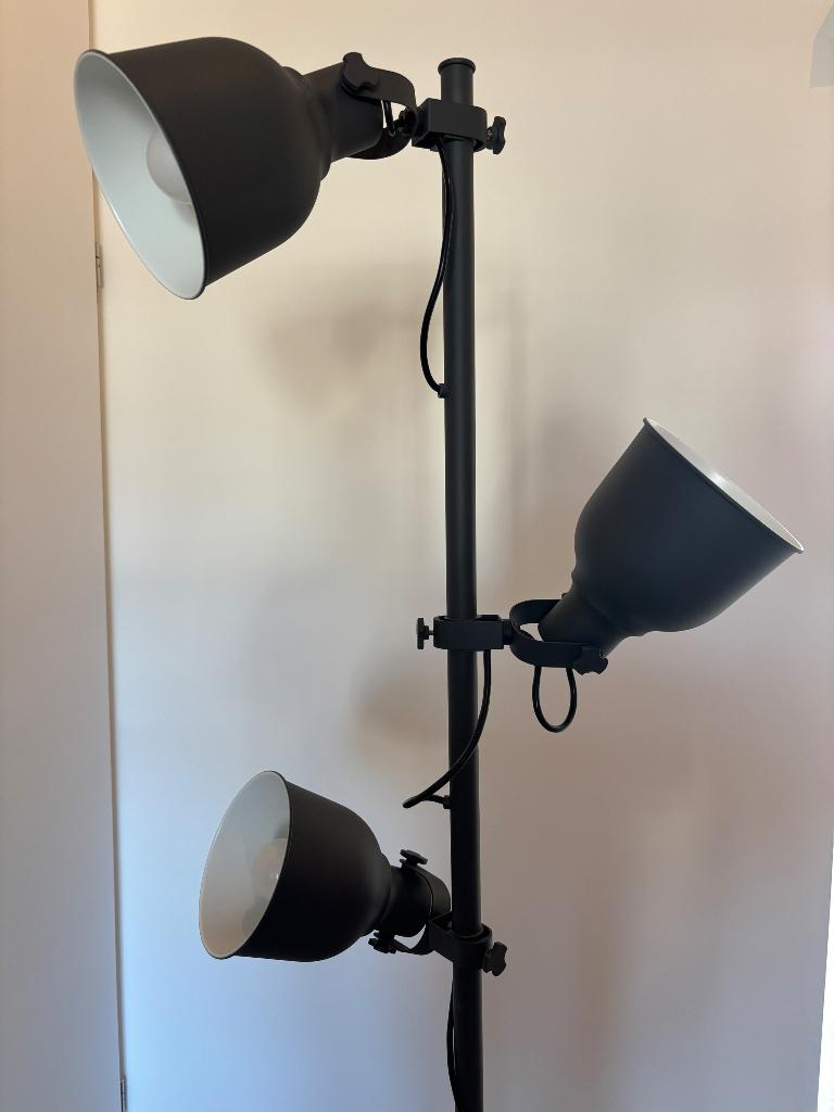 IKEA HEKTAR floor lamp with 3-spot, Ophalen, Zo goed als nieuw, 150 tot 200 cm