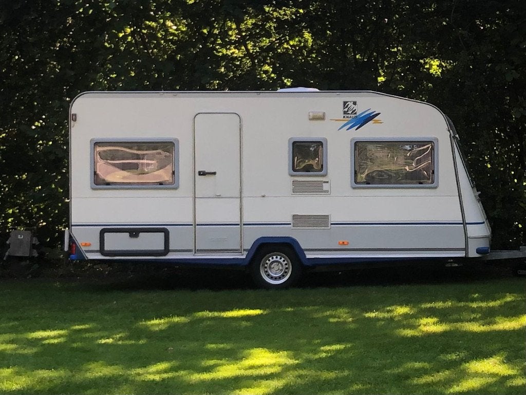 Knaus Sudwind 6404, Caravans en Kamperen, Rondzit, Ringverwarming, Omvormbare zithoek, 750 - 1000 kg