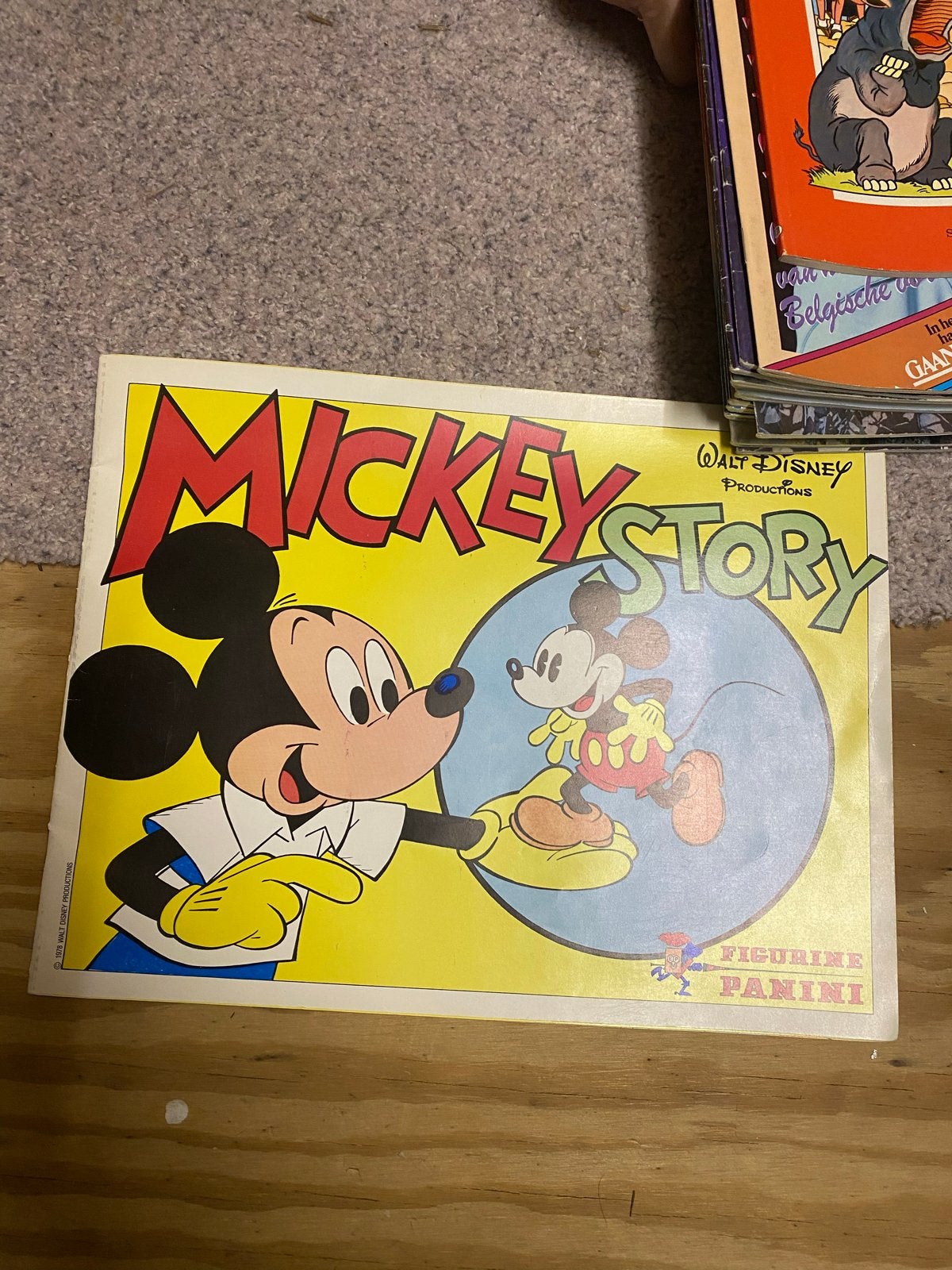 Mickey Story Panini Figurine Album - Walt Disney Productions, Ophalen of Verzenden, Mickey Mouse, Gebruikt, Papier, Kaart of Schrift