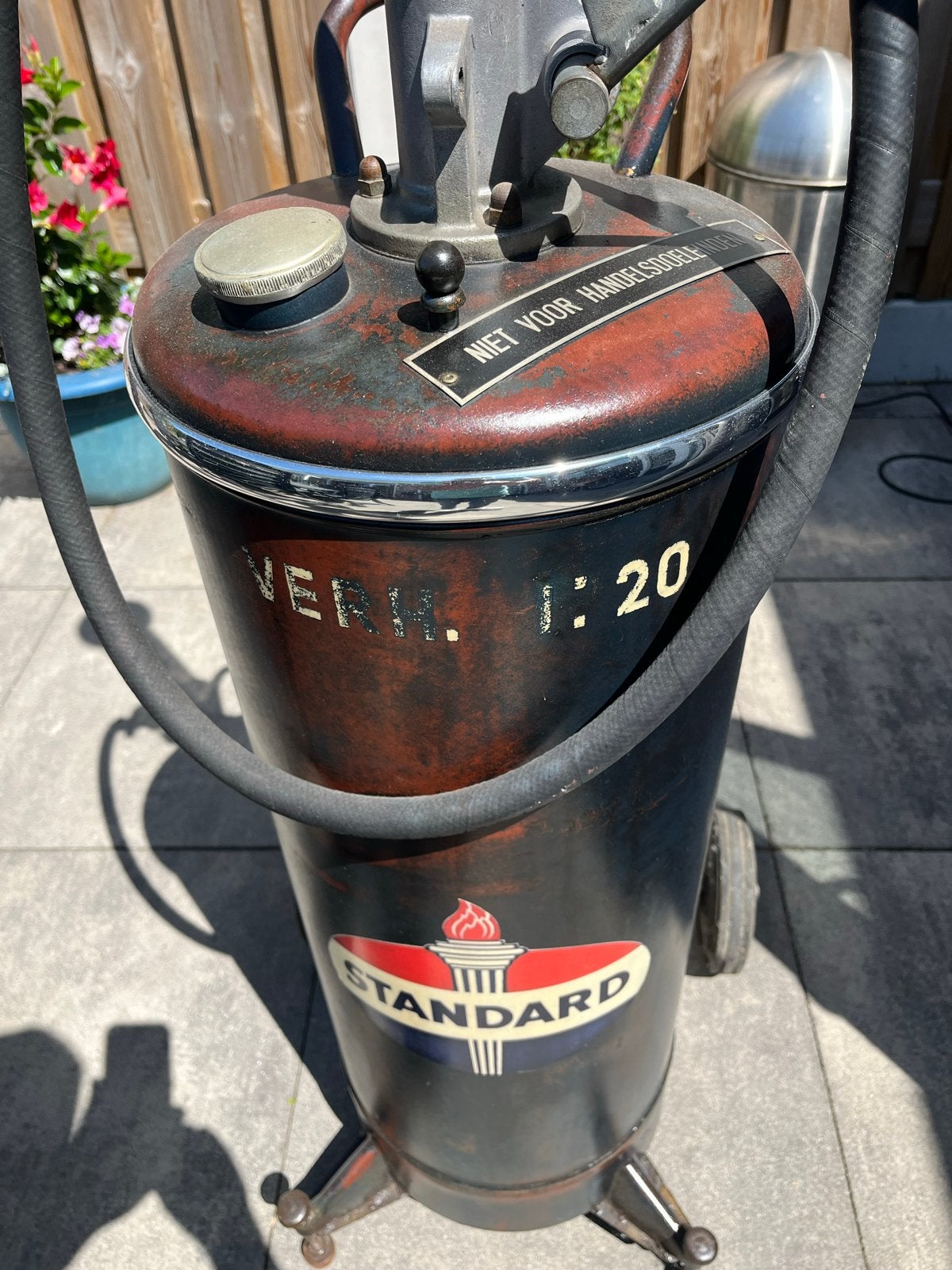 Vintage 2-takt benzinepomp - Standard, Verzamelen, Automaten | Overige, Ophalen, Gebruikt