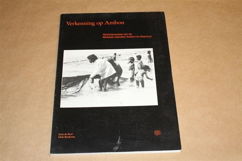 Verkenning op Ambon - Reisimpressies Molukse eilanden, Ophalen of Verzenden, Gelezen