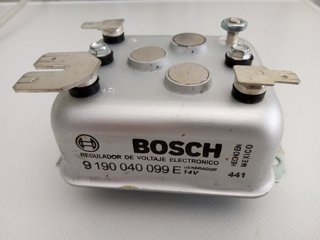 Bosch spanningsregelaar 12 Volt gelijkstroom (VW Kever), Ophalen of Verzenden, Gebruikt, Volkswagen