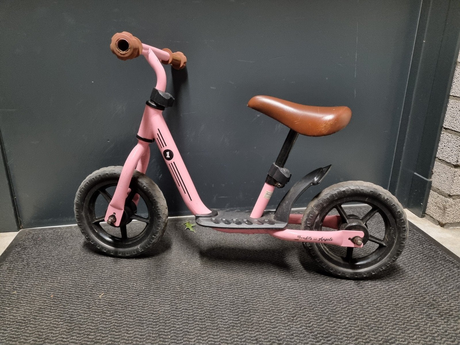 Roze loopfiets voor kinderen - Bandits & Angels, Ophalen of Verzenden, Gebruikt, Loopfiets