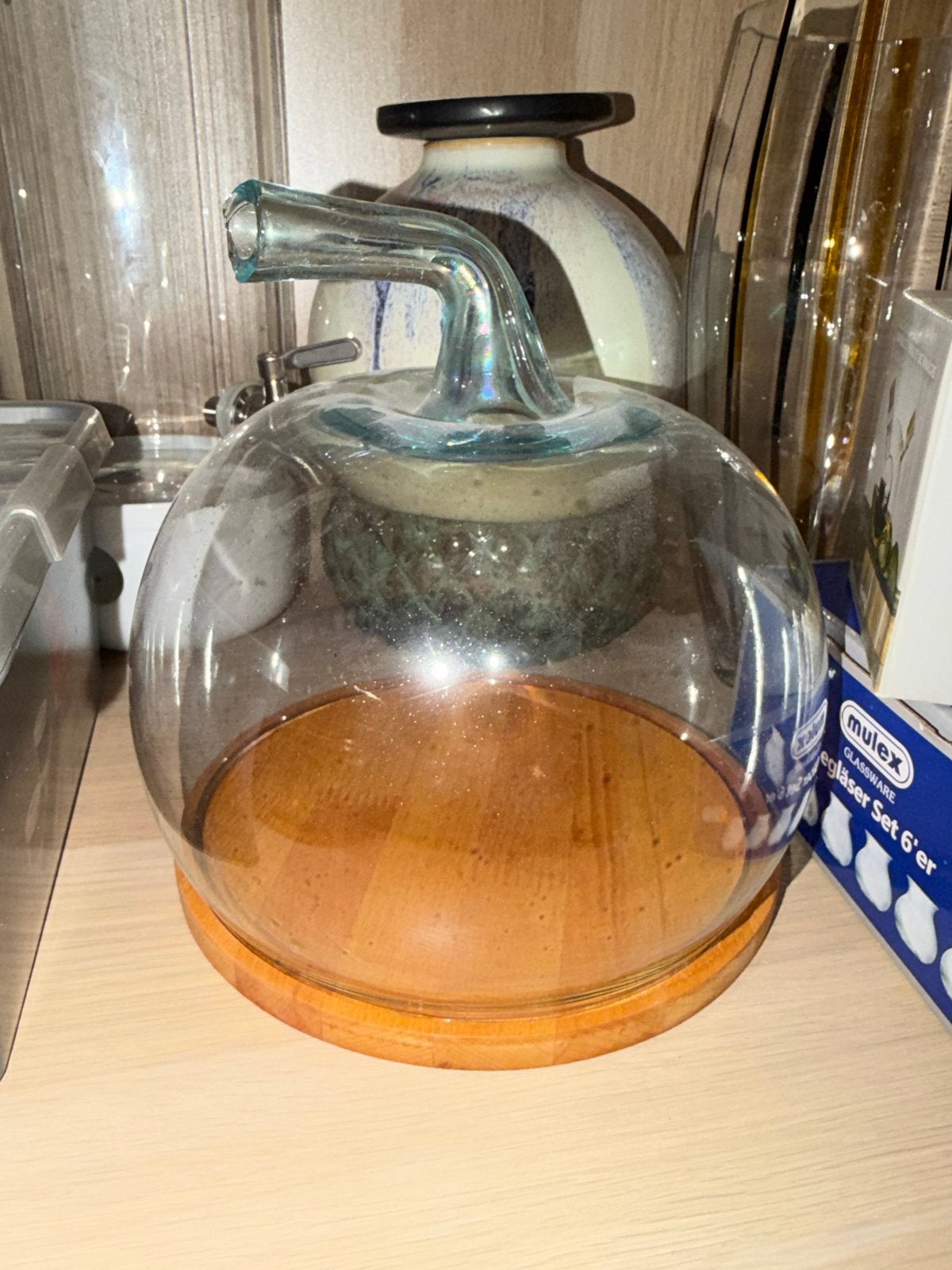 Glazen stolp met houten onderstel - appelvorm, Ophalen of Verzenden, Zo goed als nieuw, Glas, Modern