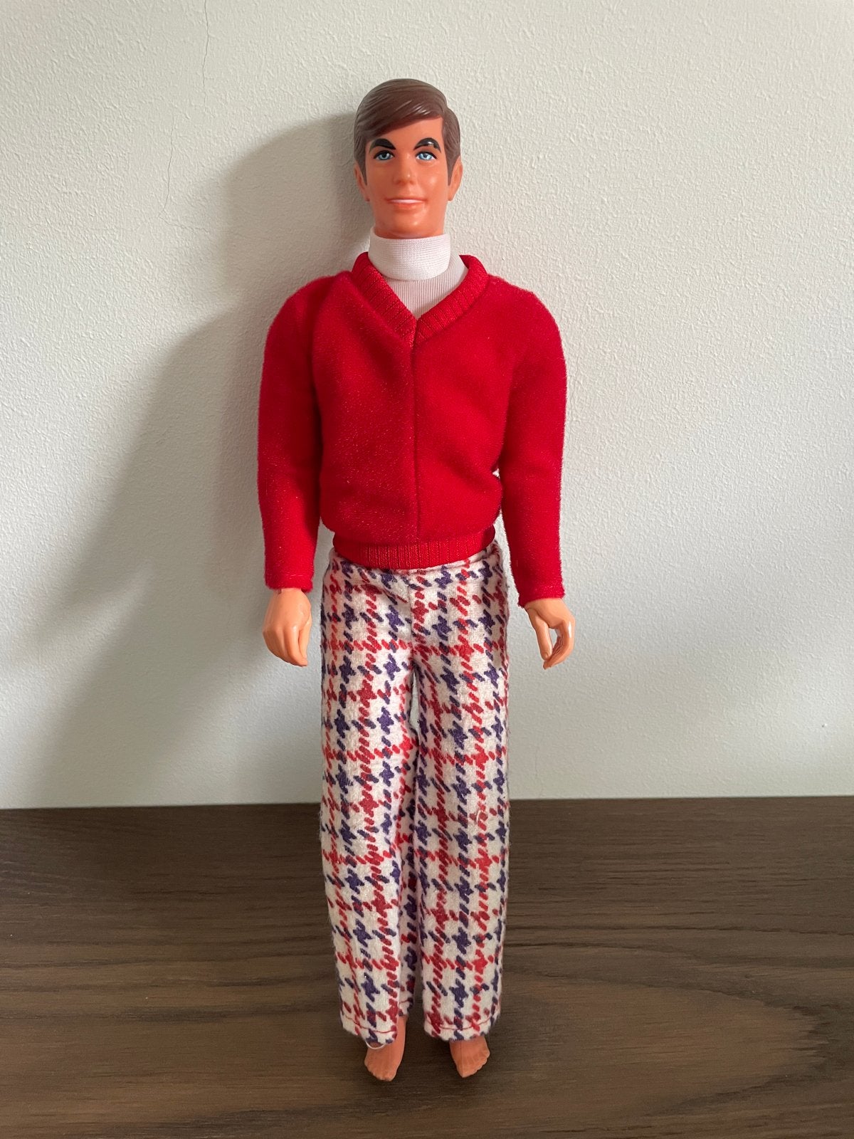 Vintage Ken Barbie pop in rode trui en geruite broek, Ophalen of Verzenden, Gebruikt, Pop