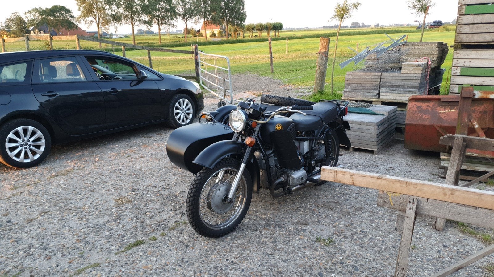 Dnepr MT11 motor met zijspan  - Bouwjaar 1993