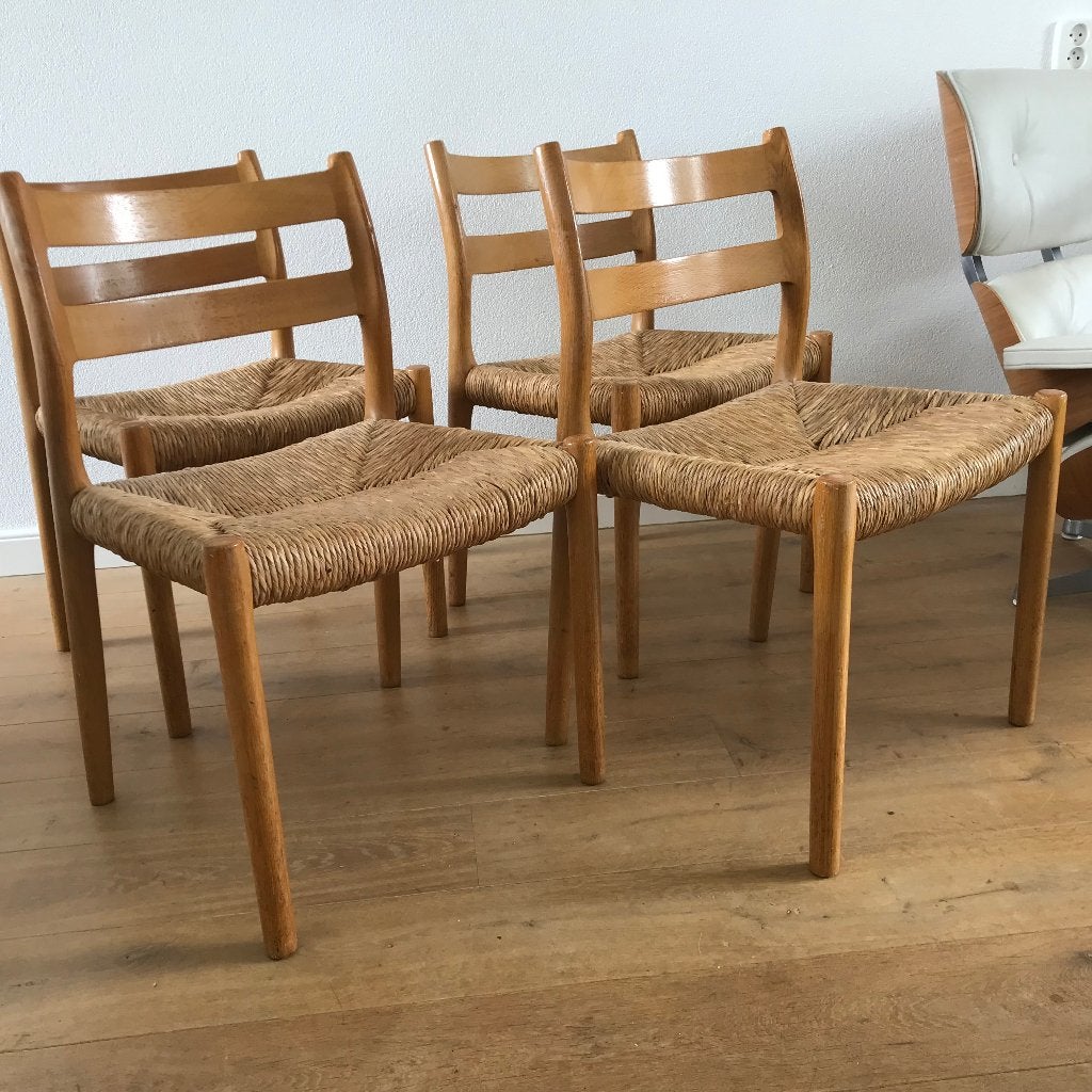 4 N.O. Moller 84 stoelen stoel chair vintage eiken Deens, Gebruikt, Bruin, Ophalen of Verzenden, Nvt