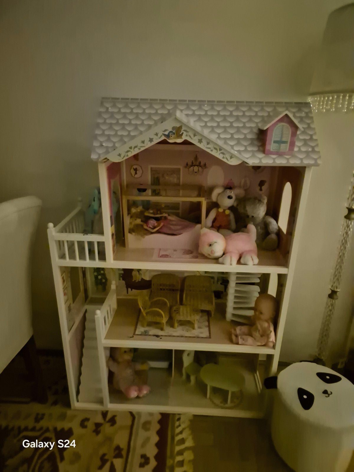Groot houten barbie poppenhuis met accessoires, Ophalen of Verzenden, Gebruikt, Overige typen