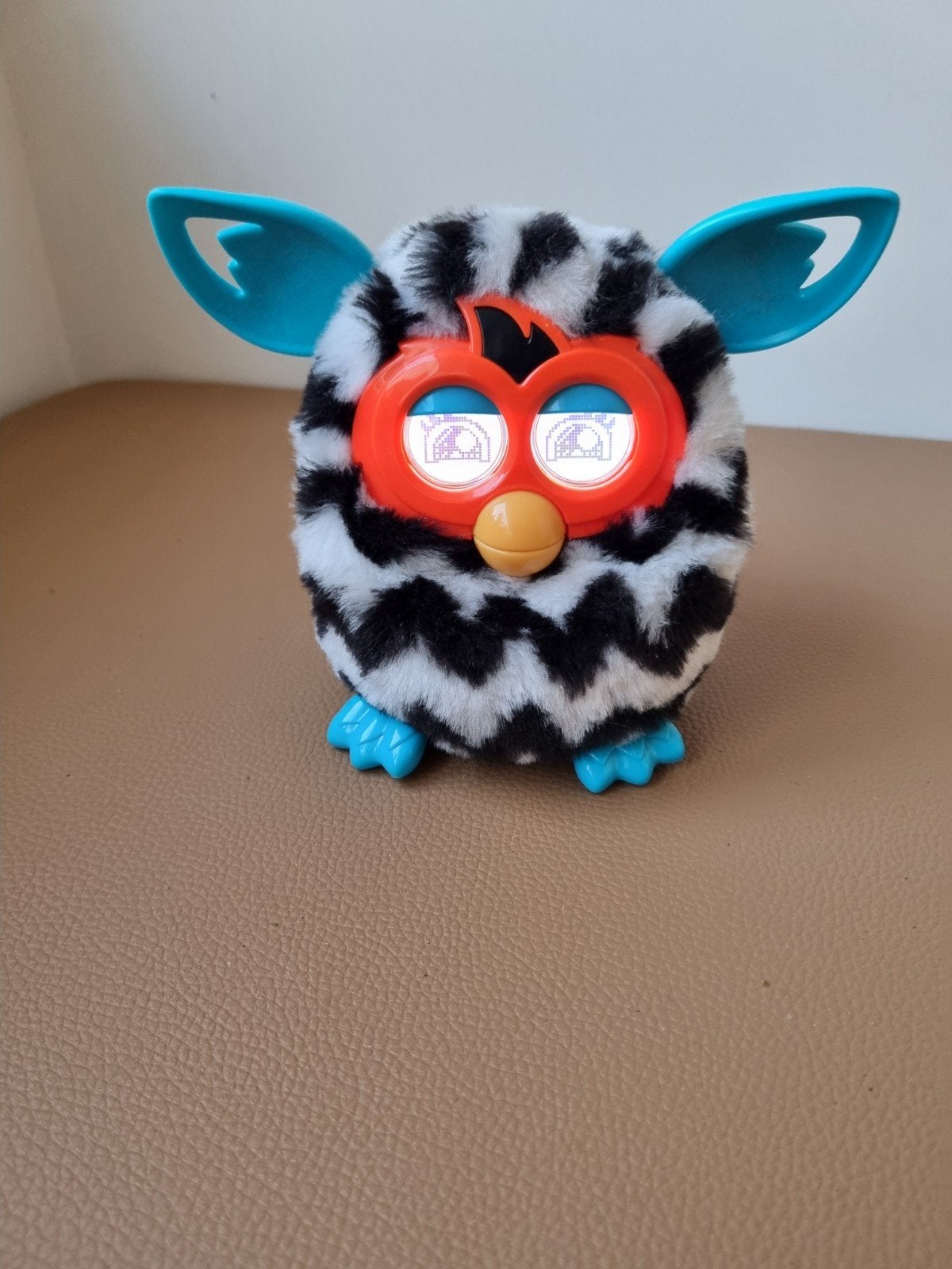 Furby Boom! Zwart-wit zigzag patroon, Ophalen of Verzenden, Zo goed als nieuw, Jongen of Meisje