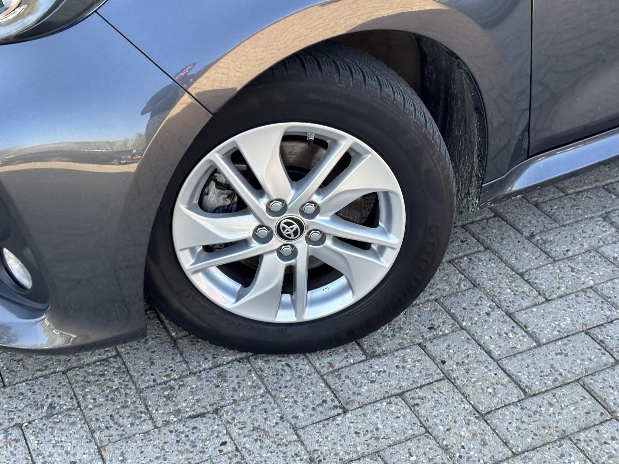 Toyota Yaris 1.5 Hybrid Active, Auto's, Toyota, Stof, Gebruikt, Euro 6, 116 pk