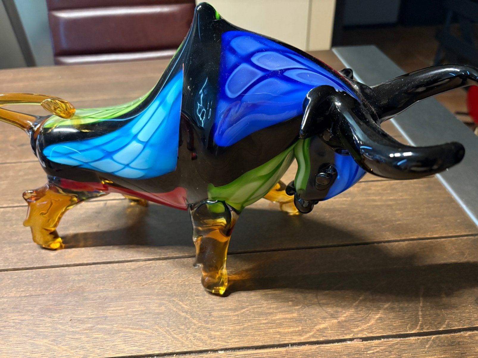 Stier van glas, Ophalen, Zo goed als nieuw