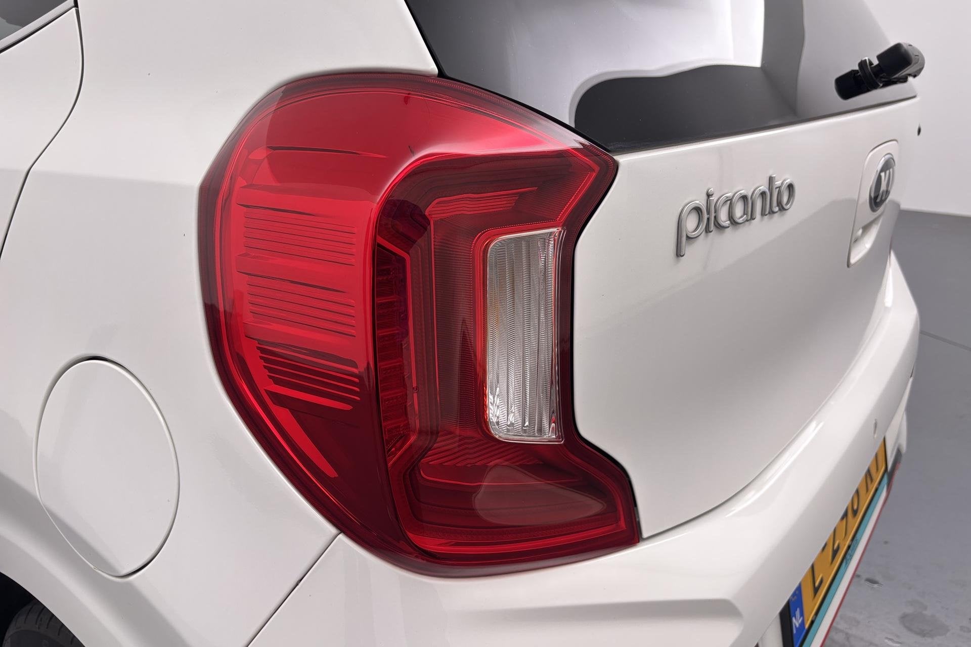 Foto 15 van Kia Picanto 1.0 DPi GT-Line Compacte allrounder met een spor