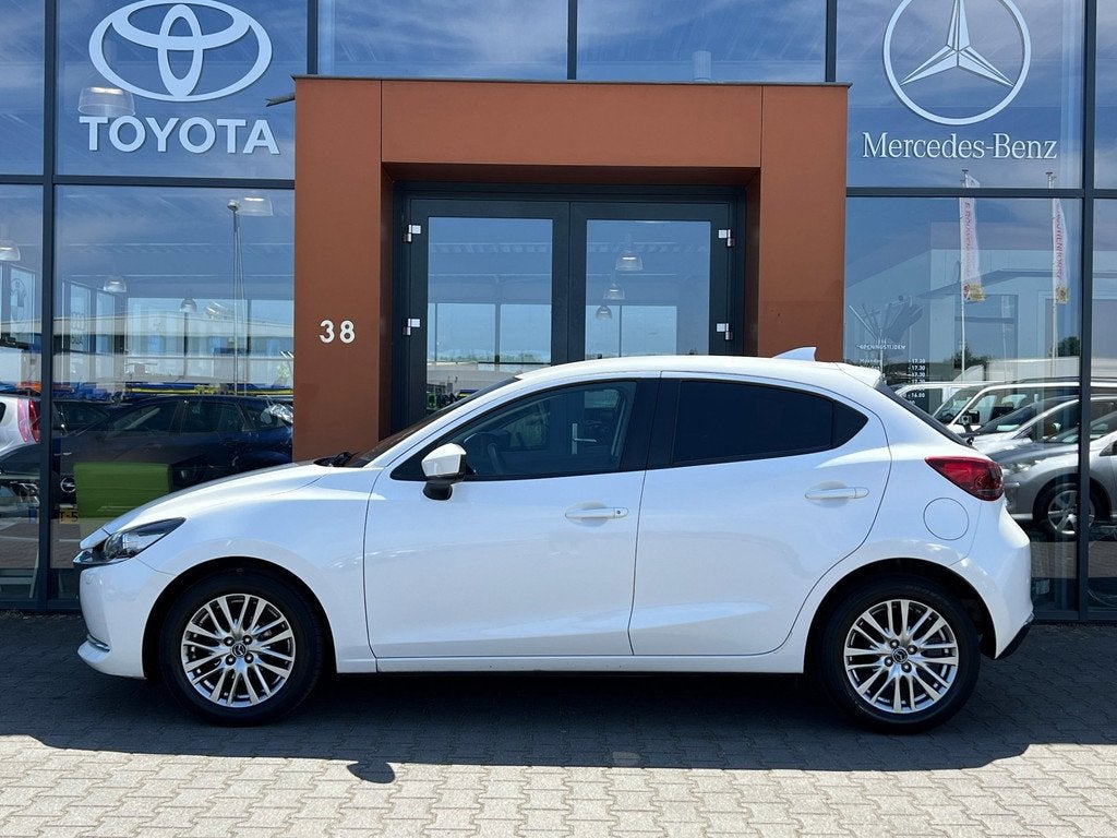 Mazda 2 1.5 Skyactiv-G Luxury Hybrid|Carplay|LED|Camera|1e e, Auto's, Mazda, Voorwielaandrijving, Euro 6, 4 cilinders, Wit