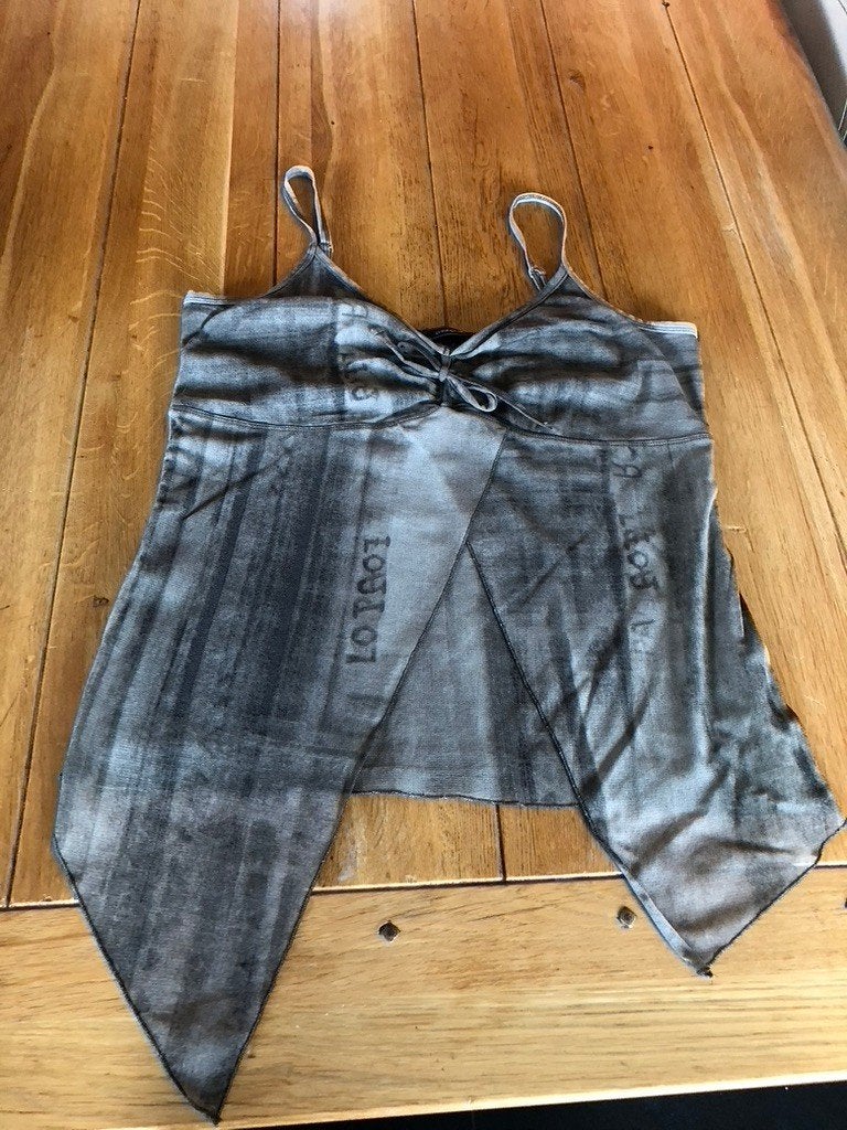 Khaki Passport topje, maat 42, Kleding | Dames, Tops, Zo goed als nieuw, Maat 42/44 (L), Groen, Zonder mouw, Verzenden