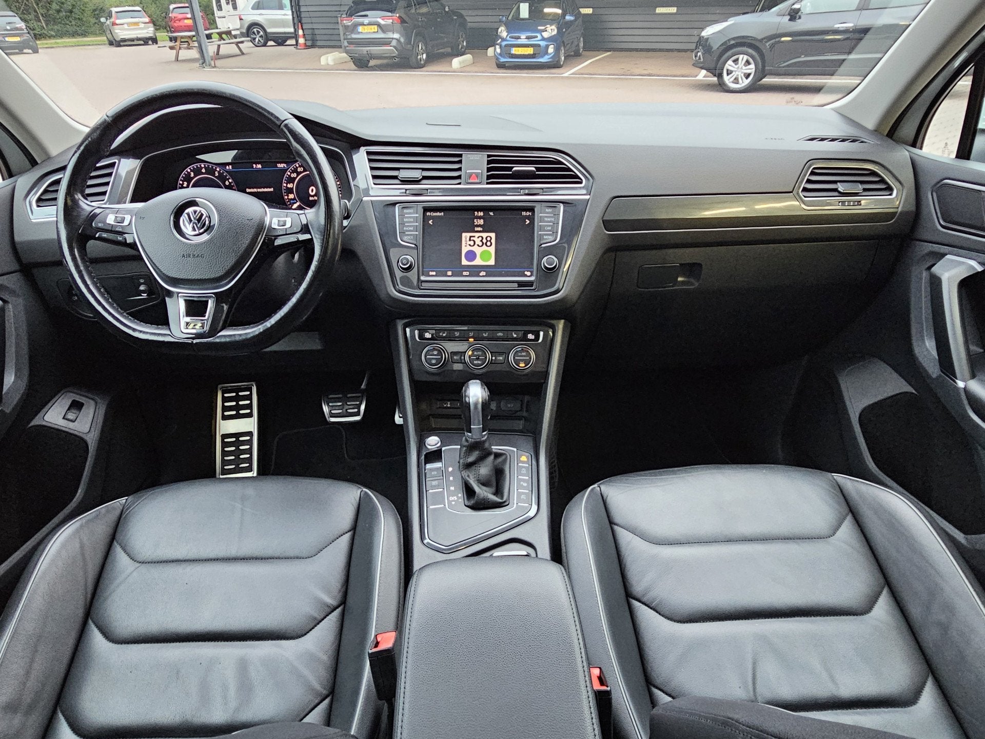Volkswagen Tiguan 1.4 TSI ACT Highline Business R-line | Pan, 4 cilinders, Wit, Leder, SUV of Terreinwagen