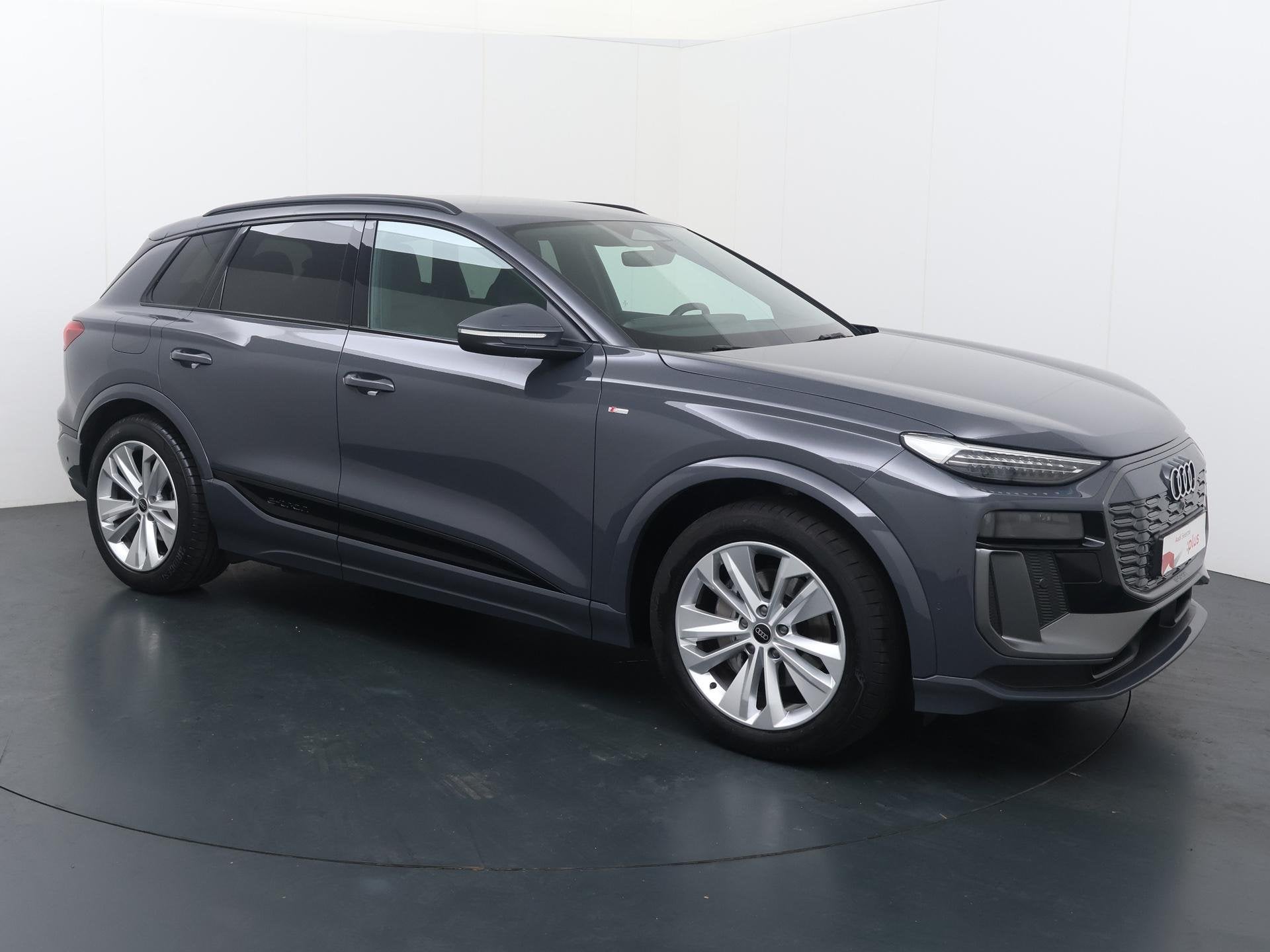 Audi Q6 e-tron Launch edition 83 kWh | 252 PK | SoH 96% | Tr, 12 maanden, Gebruikt, Zwart, 2100 kg