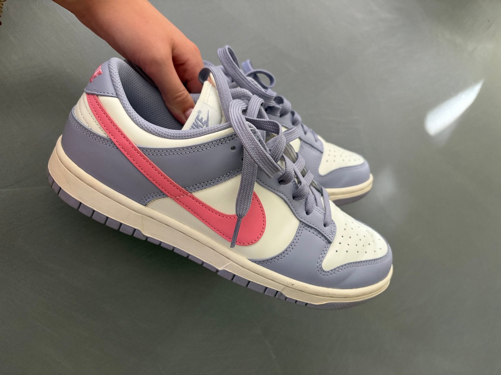 Nike Dunk Low Sneakers - Lavendel & Roze maat 42, Ophalen of Verzenden, Zo goed als nieuw, Overige kleuren, Sneakers of Gympen