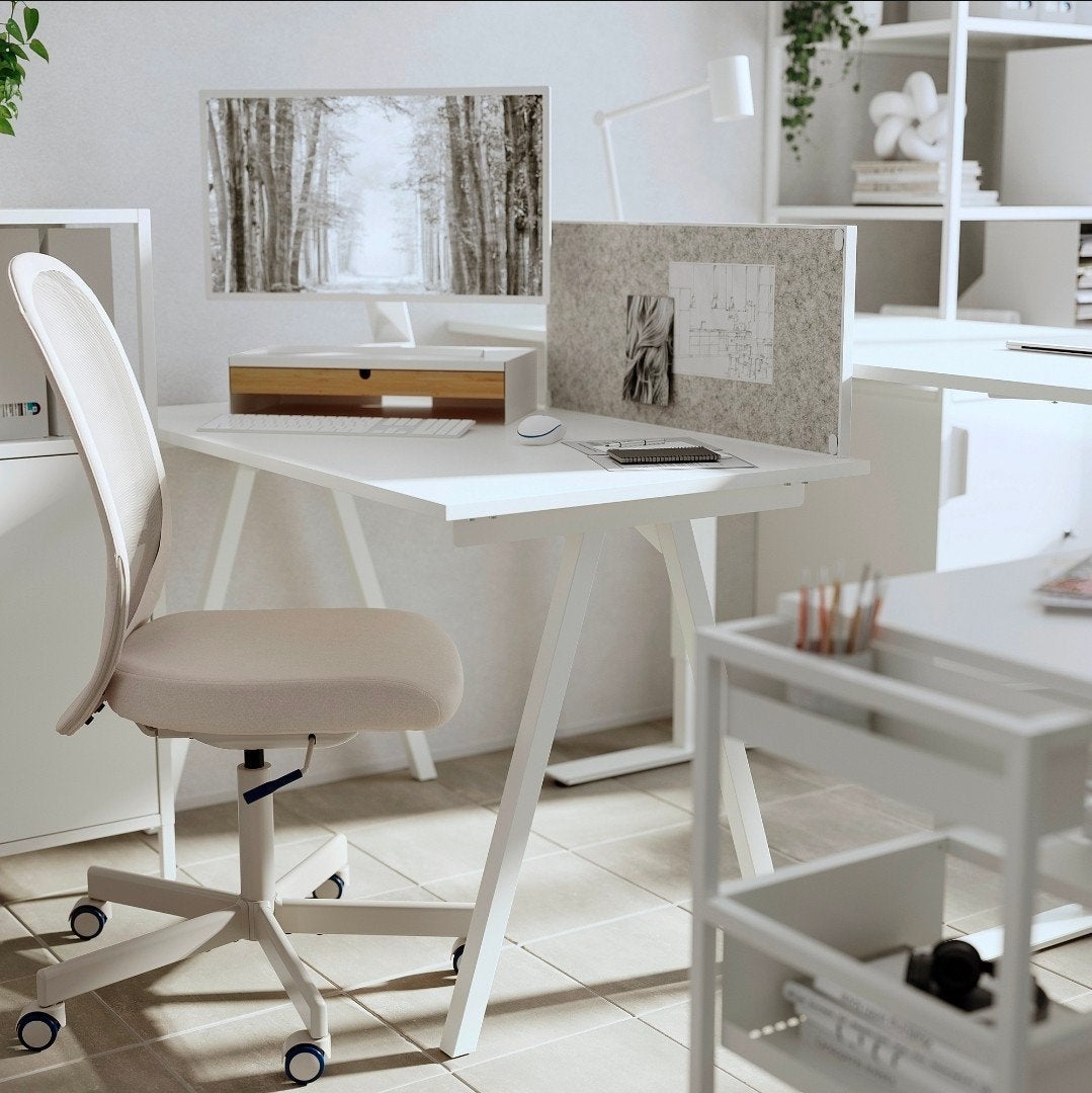 IKEA Trotten Bureau 120x70 cm - Zo goed als nieuw, Ophalen, Demontabel, Zo goed als nieuw, IKEA