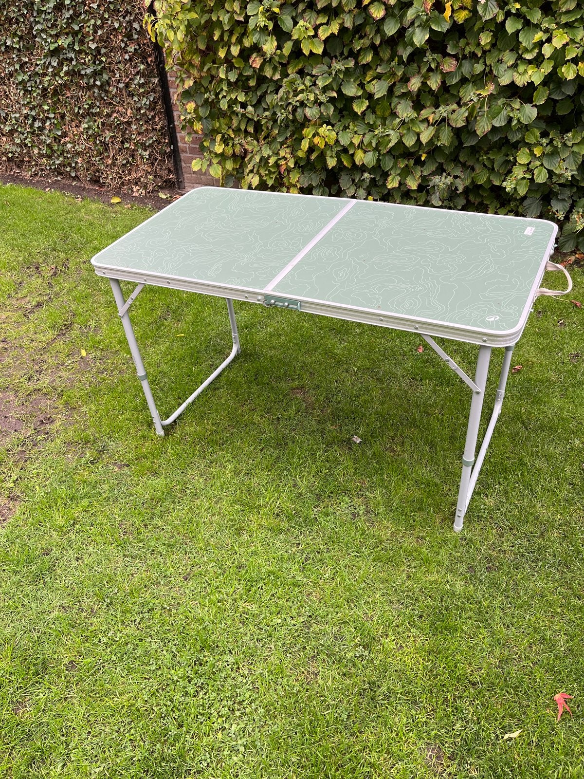Decathlon Opvouwbare campingtafel voor 4-6 pers. Groen Nieuw, Ophalen, Zo goed als nieuw, Campingtafel