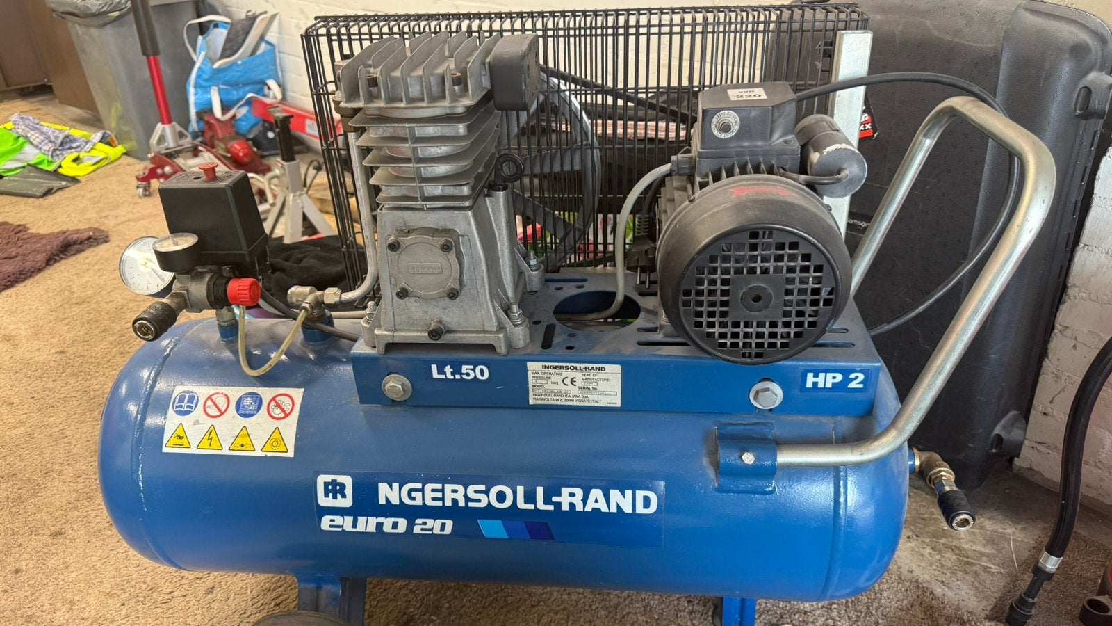 Compressor, Ophalen, 6 tot 10 bar, Zo goed als nieuw, Minder dan 200 liter/min