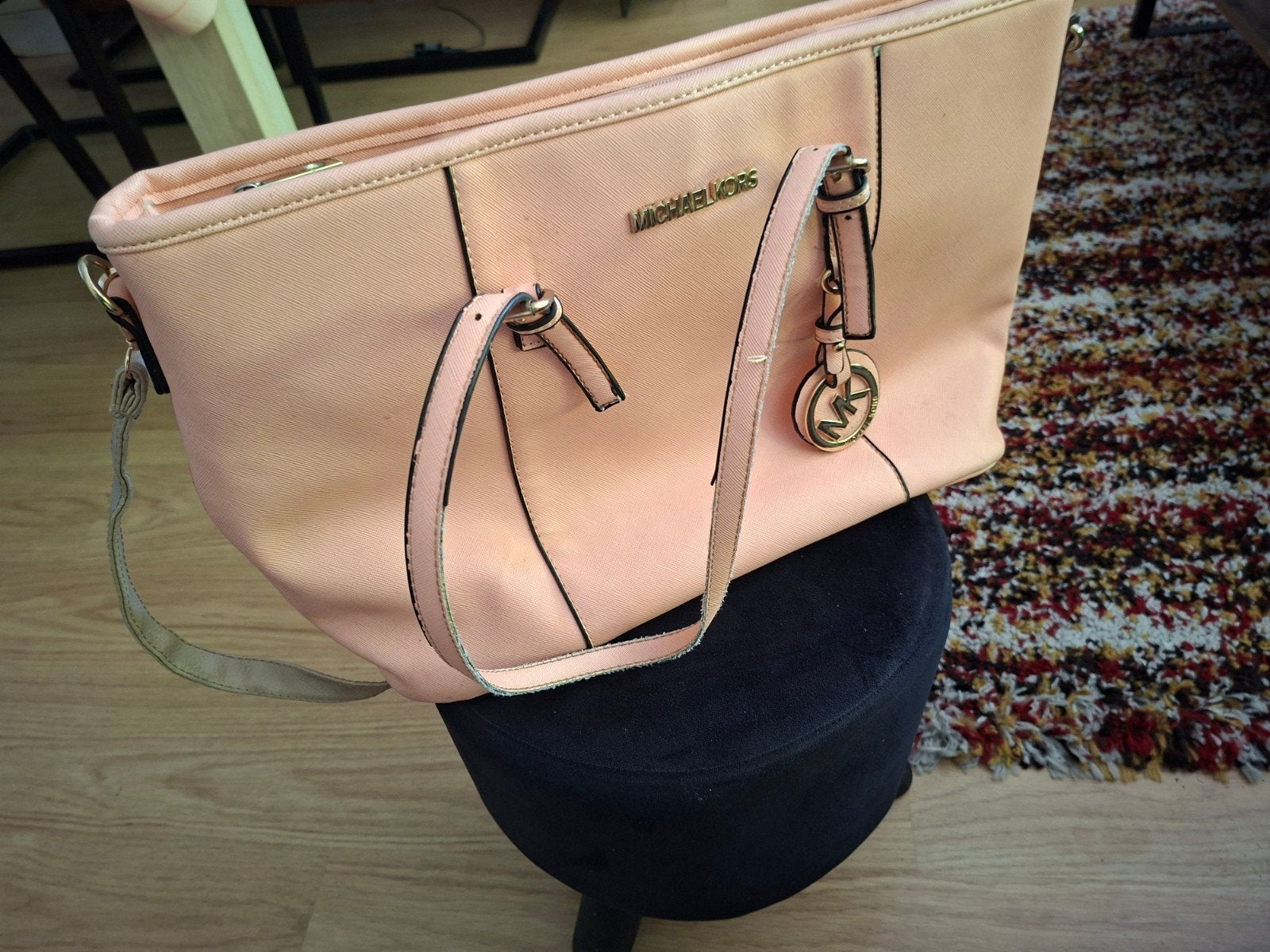 michael kors tas orgineel prijs 50 euro, Ophalen of Verzenden, Zo goed als nieuw, Roze, Handtas