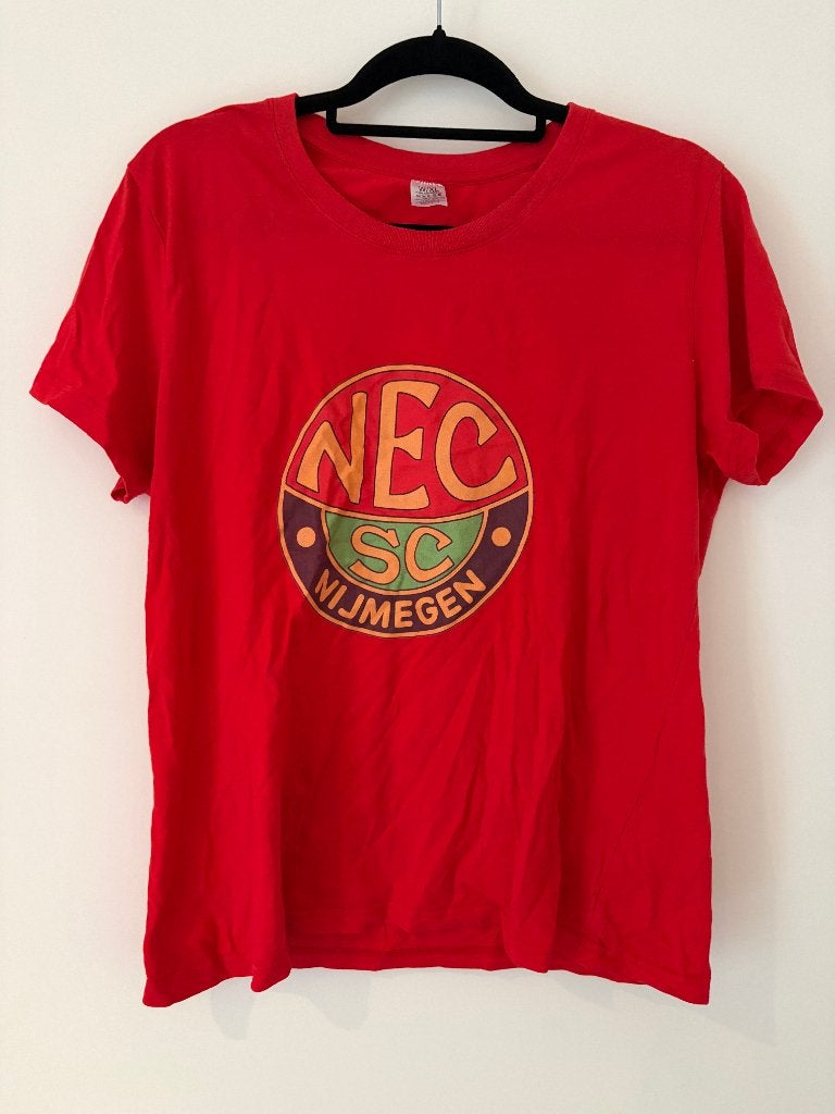 NEC Nijmegen retro T Shirt oude Logo voetbal, Verzamelen, Ophalen of Verzenden, Zo goed als nieuw, Overige binnenlandse clubs