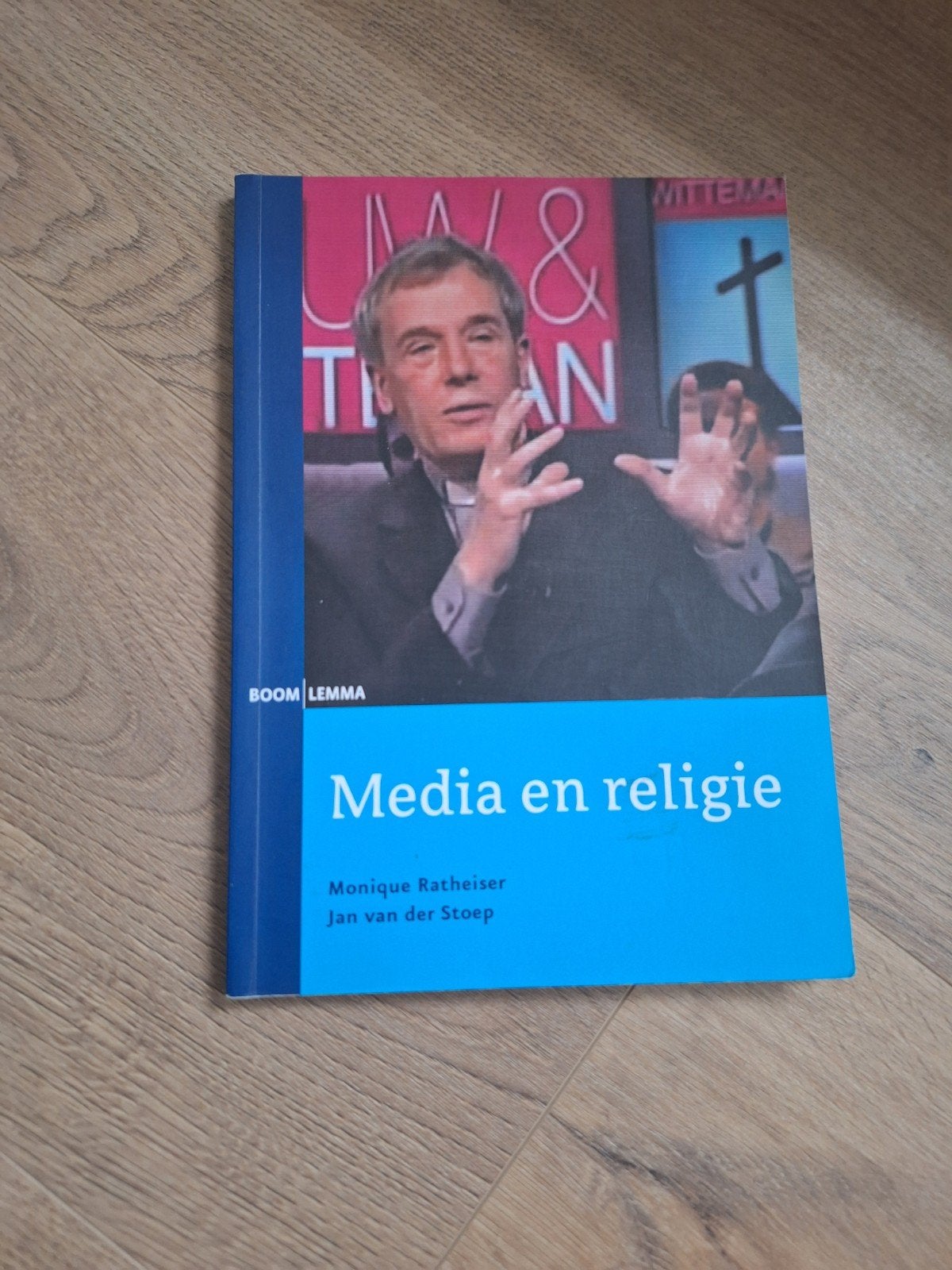 Media en Religie - Monique Ratheiser & Jan van der Stoep, Achtergrond en Informatie, Ophalen of Verzenden, Zo goed als nieuw, Spiritualiteit algemeen