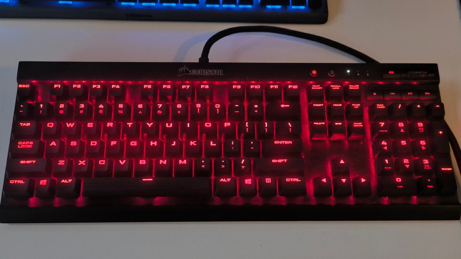 Corsair K70 Gaming Toetsenbord - Qwerty, Computers en Software, Gaming toetsenbord, Ophalen of Verzenden, Zo goed als nieuw, Qwerty