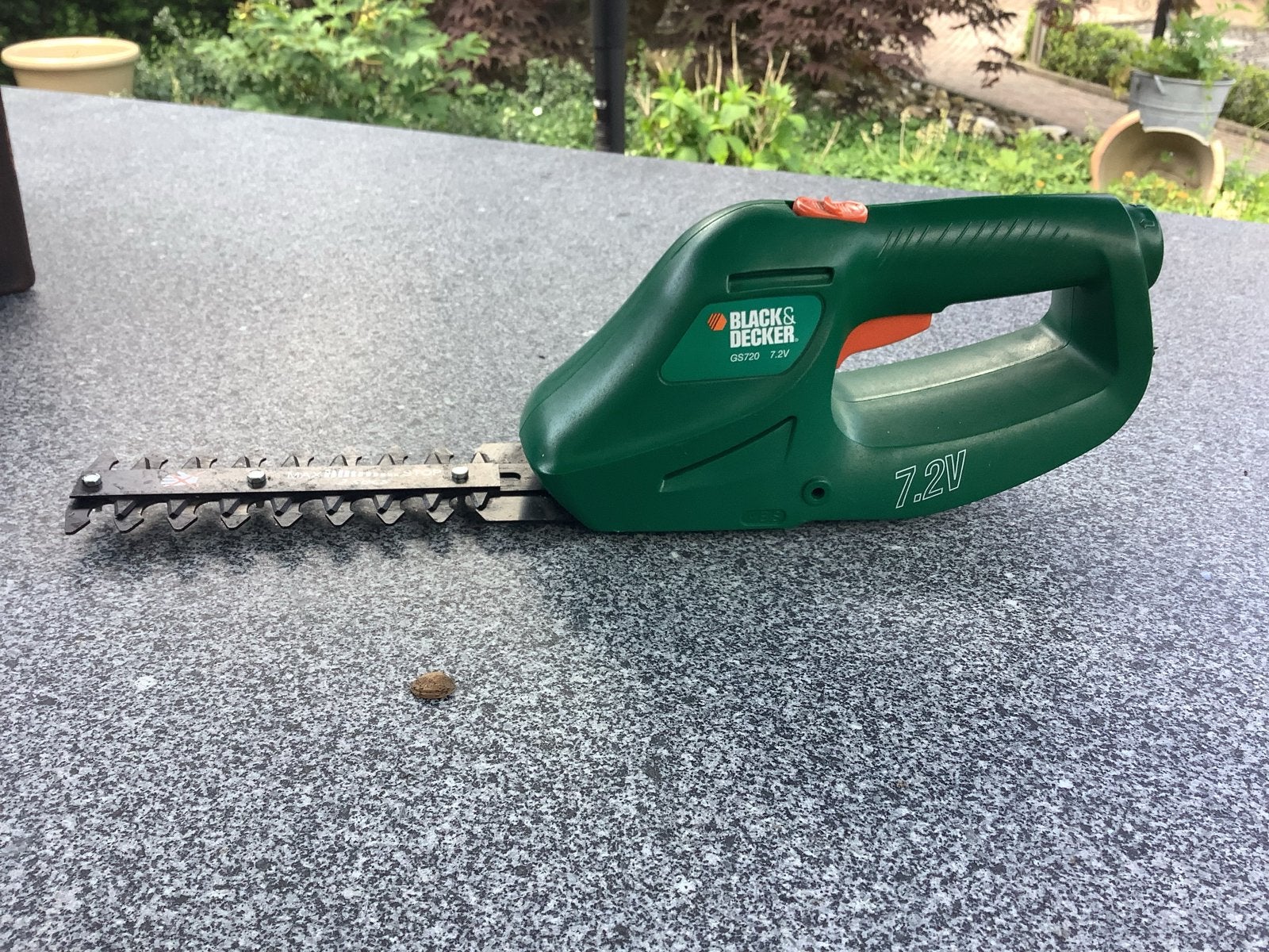 Black & Decker heggenschaar 7.2V met lader, Ophalen, Gebruikt, Accu