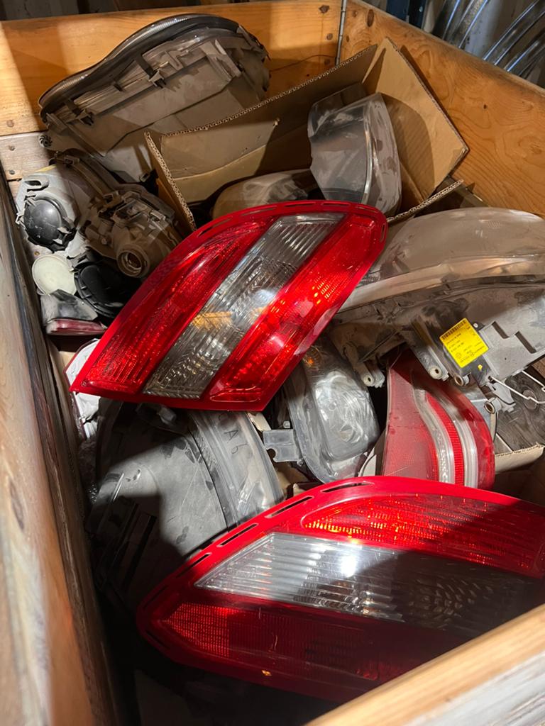 Partij auto onderdelen, lampen, remschijven, radiators, Ophalen