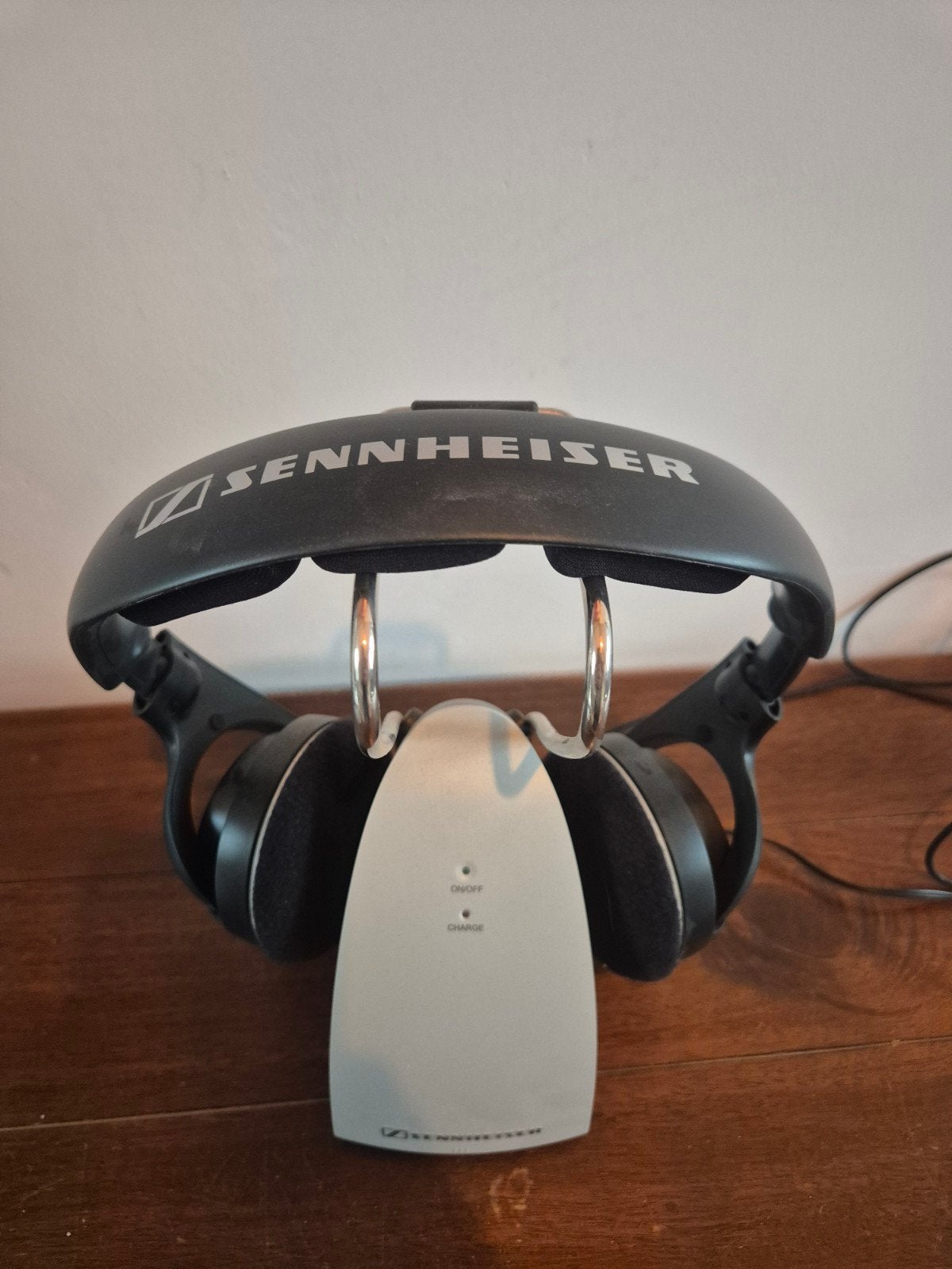 Sennheiser RS120 II Draadloze Hoofdtelefoon m Oplaadstatio, Gebruikt, Sennheiser, On-ear, Ophalen of Verzenden
