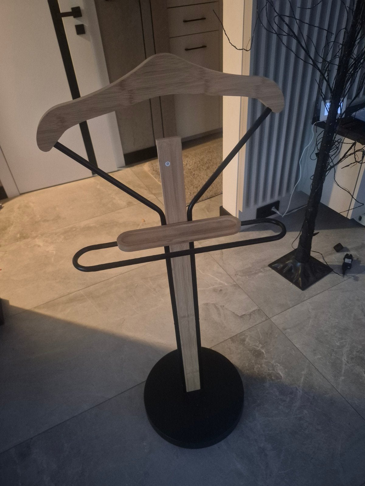 Moderne kledingstandaard / valetstandaard, Ophalen, Gebruikt, 100 tot 150 cm, Overige typen