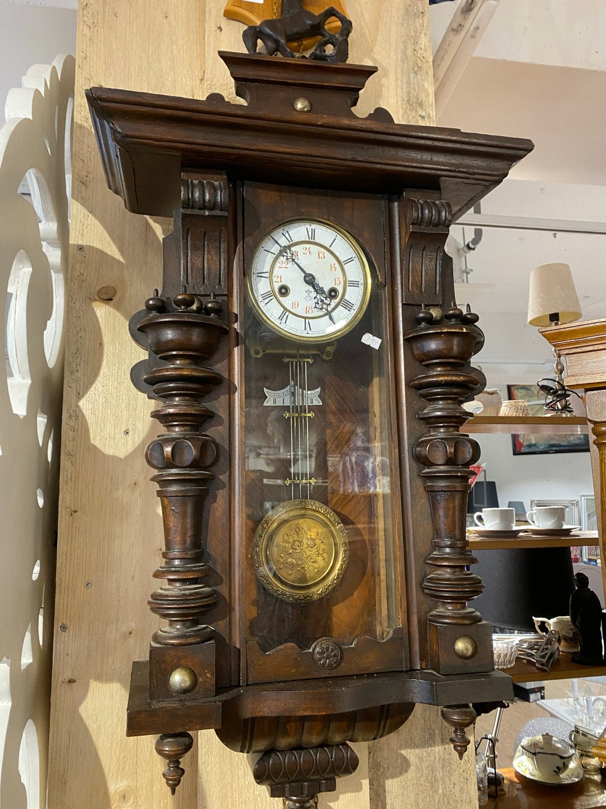 Antieke wandklokken en staande klokken, Ophalen