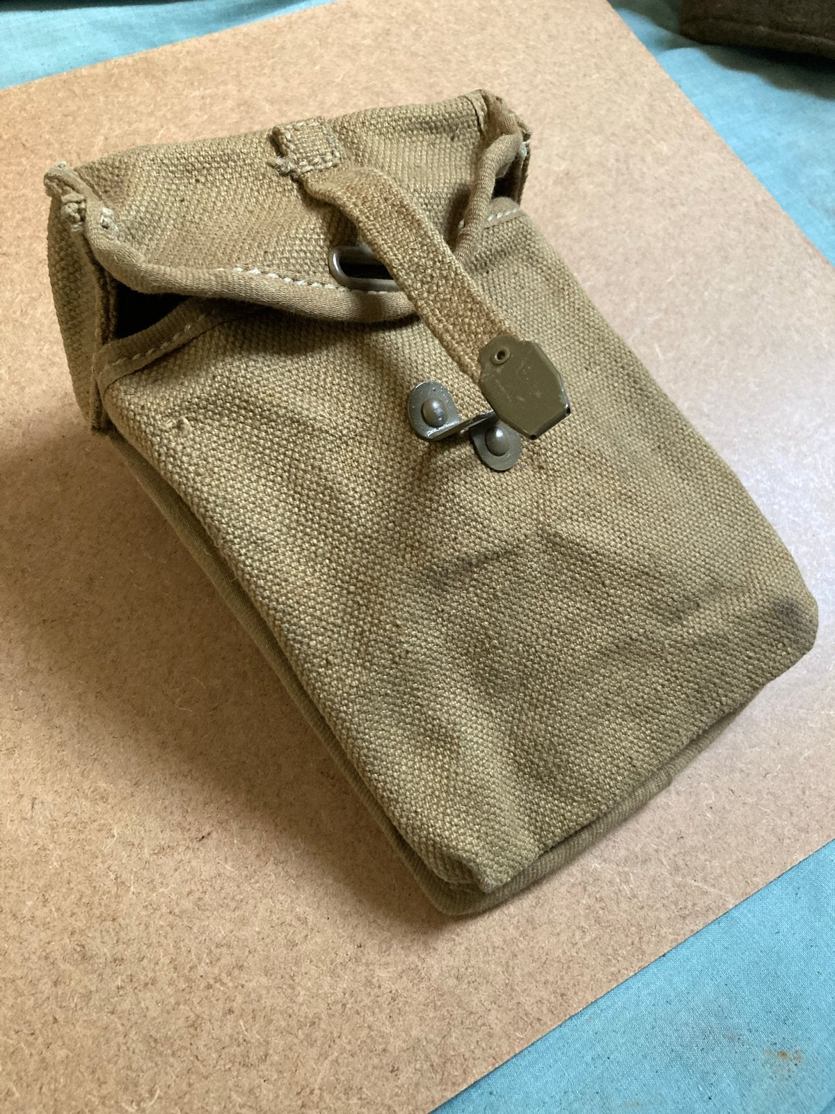 Deense Munitietasje - Militair Verzamelobject, Verzamelen, Ophalen of Verzenden, Overige soorten, Overige gebieden, Overige typen