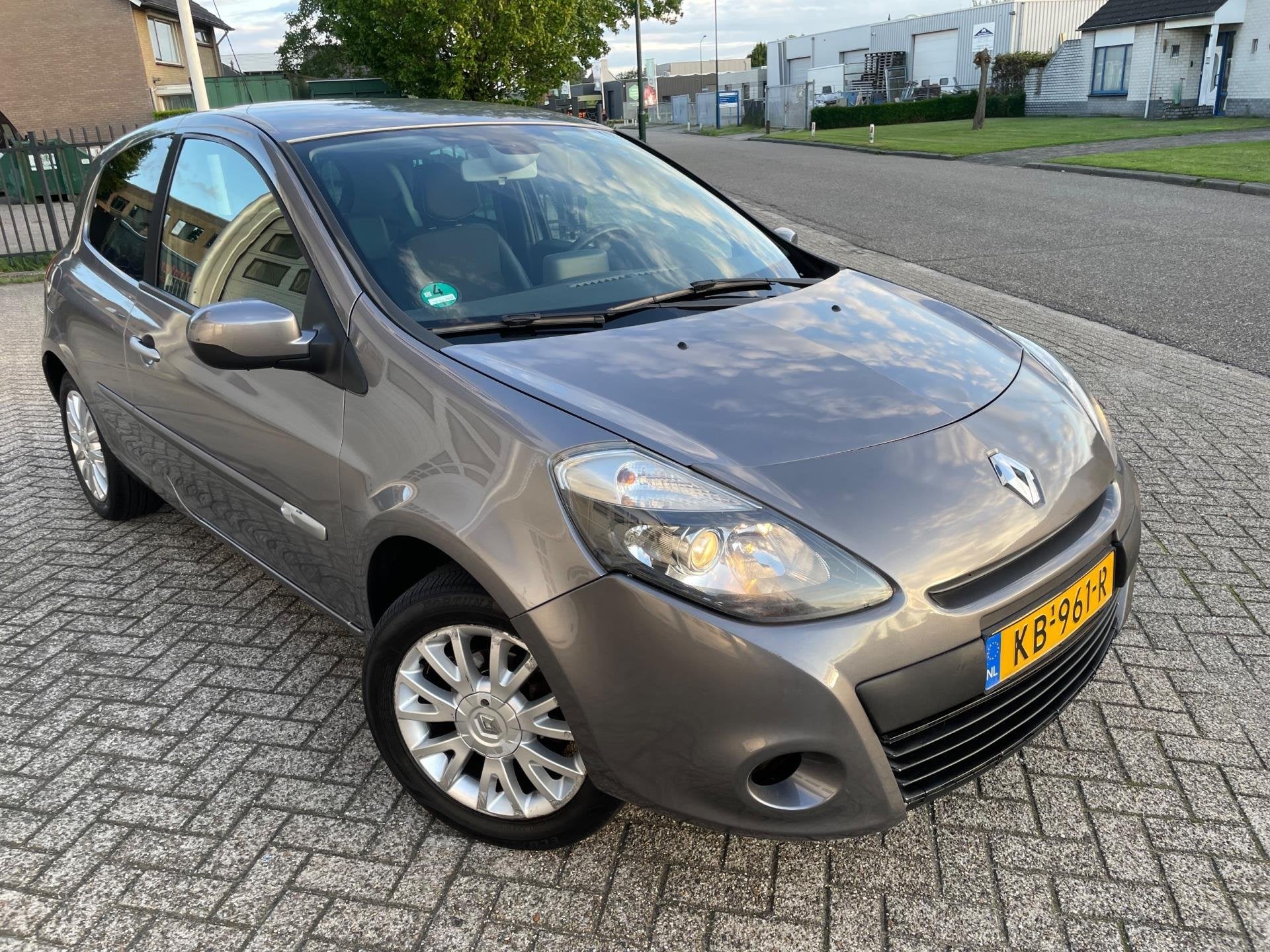 Renault Clio 1.6 20th Anniversary [bj 2010] AUTOMAAT, Airco,, Auto's, 535 kg, Gebruikt, Electronic Stability Program (ESP), 4 cilinders
