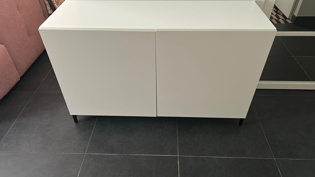 Ikea besta wit dressoir met lappvikenen glazen planken, Ophalen, Zo goed als nieuw