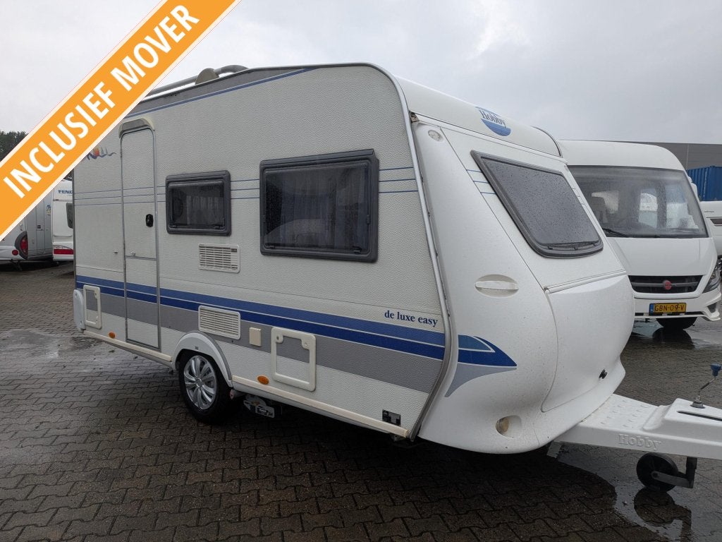 Hobby de Luxe 400SF met mover, voortent. luifel, Bovag 2026, Caravans en Kamperen, Hobby, Treinzit, 750 - 1000 kg, 4 tot 5 meter