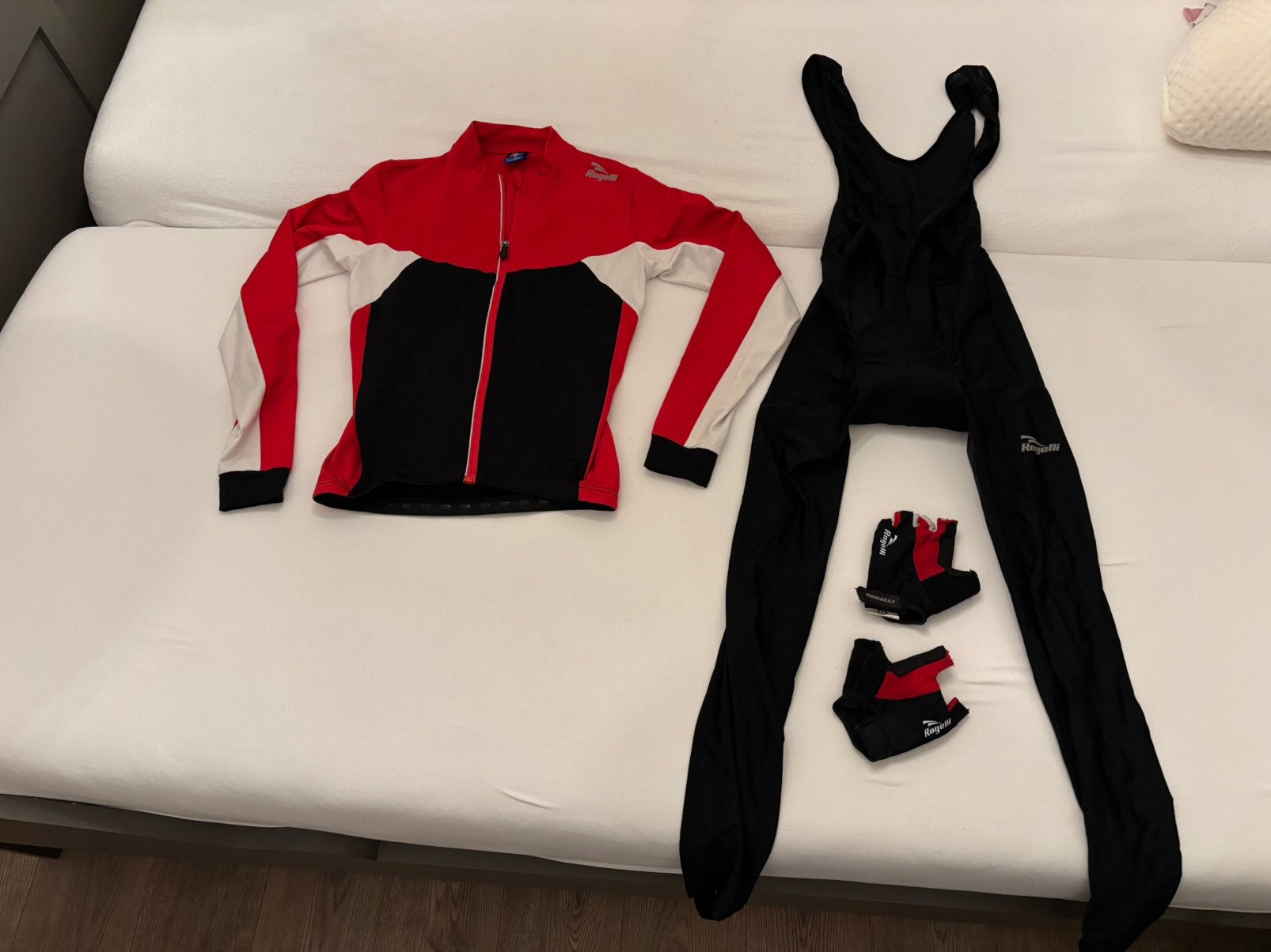 Prachtig fietsshirt, broek en handschoenen maat S, Rogelli, Fietsen en Brommers, Fietsaccessoires | Fietskleding, Zo goed als nieuw
